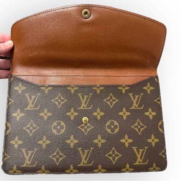 LOUIS VUITTON Rare Pre-1980s Monogram Double Rabat Pochette, Vintage - Picture 7 of 15